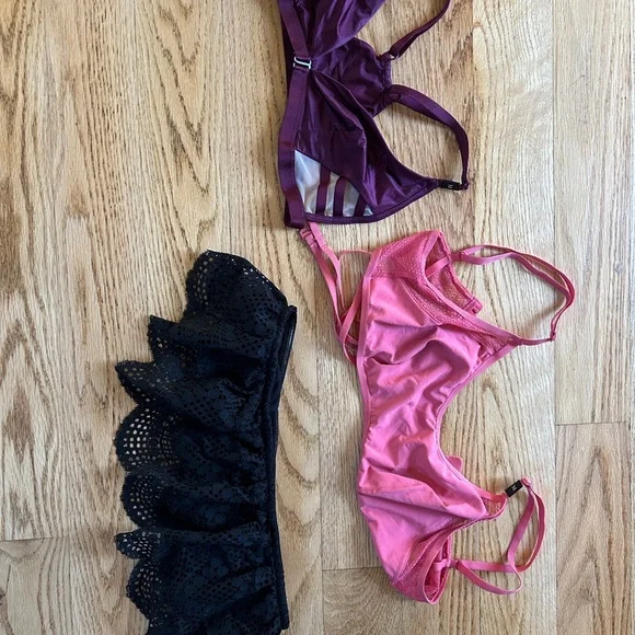 Lot of 3 Victoria's Secret Bralettes Size Medium NWT/NWOT - Picture 5 of 5